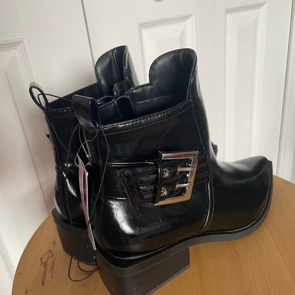 Women's Black Ankle Boots - Picture 6 of 7